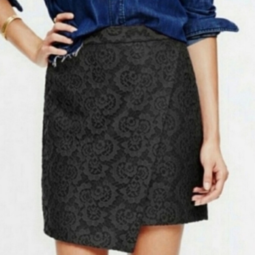 Madewell Sz.4 black lace skirt asymmetrical‎ wrap style